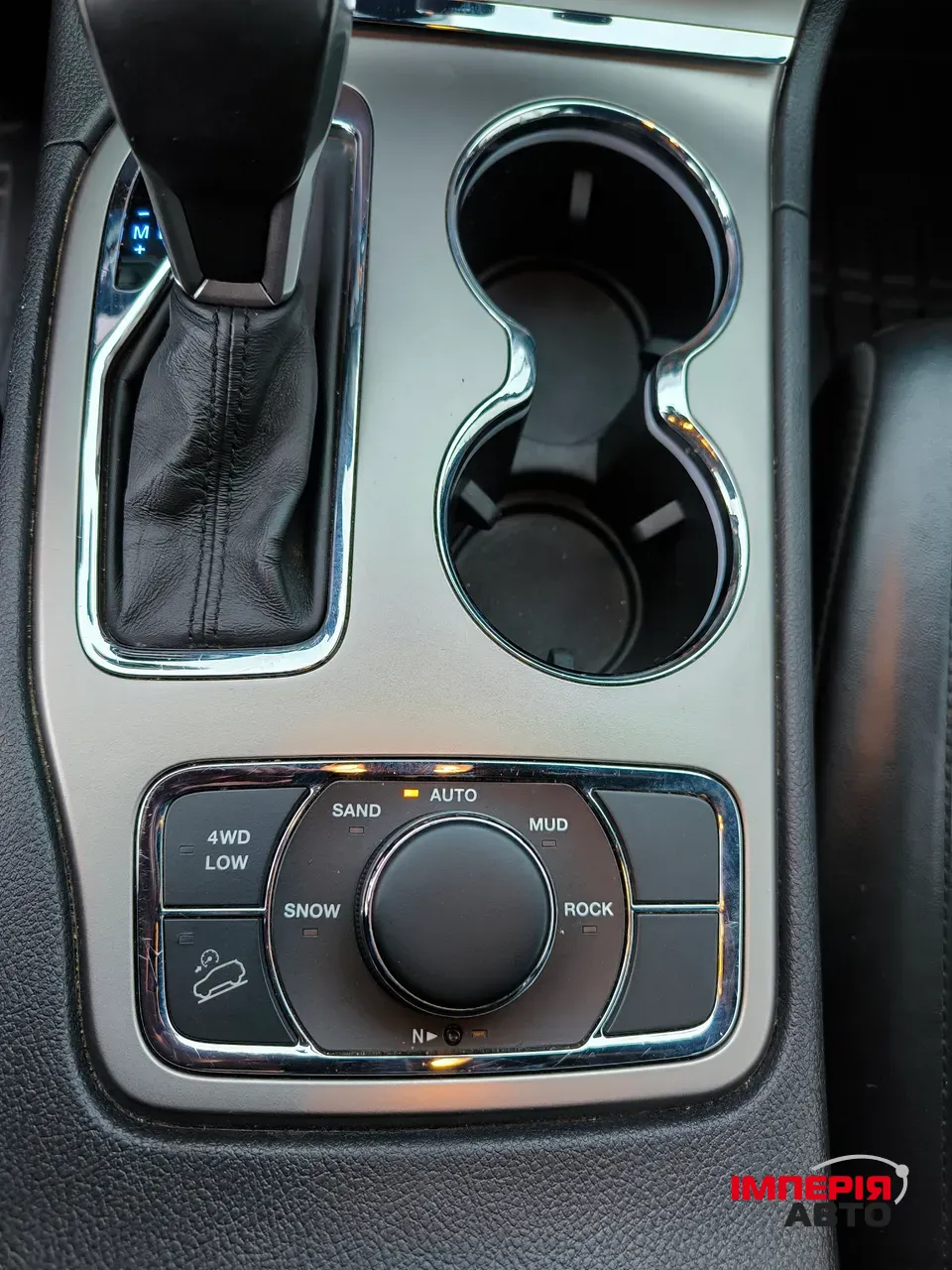 Jeep Grand Cherokee - фото 8