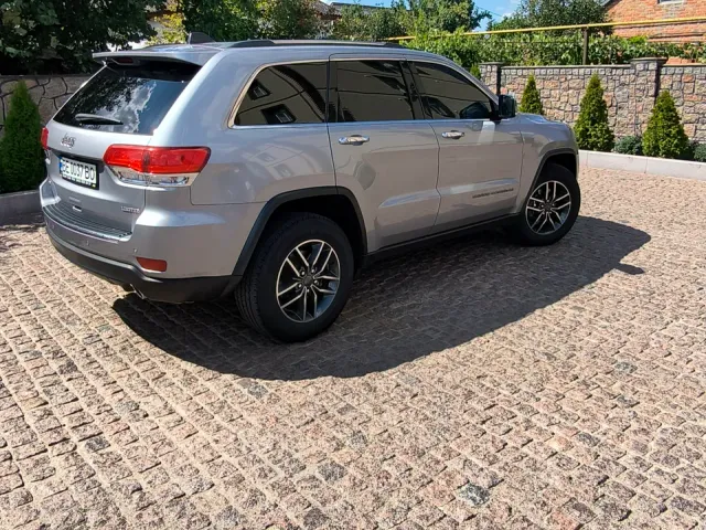 Jeep Grand Cherokee - фото 2