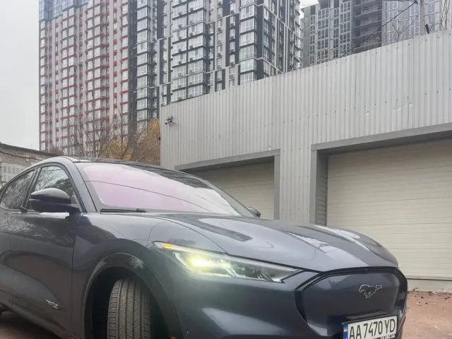 Ford Mustang Mach-E - фото 3