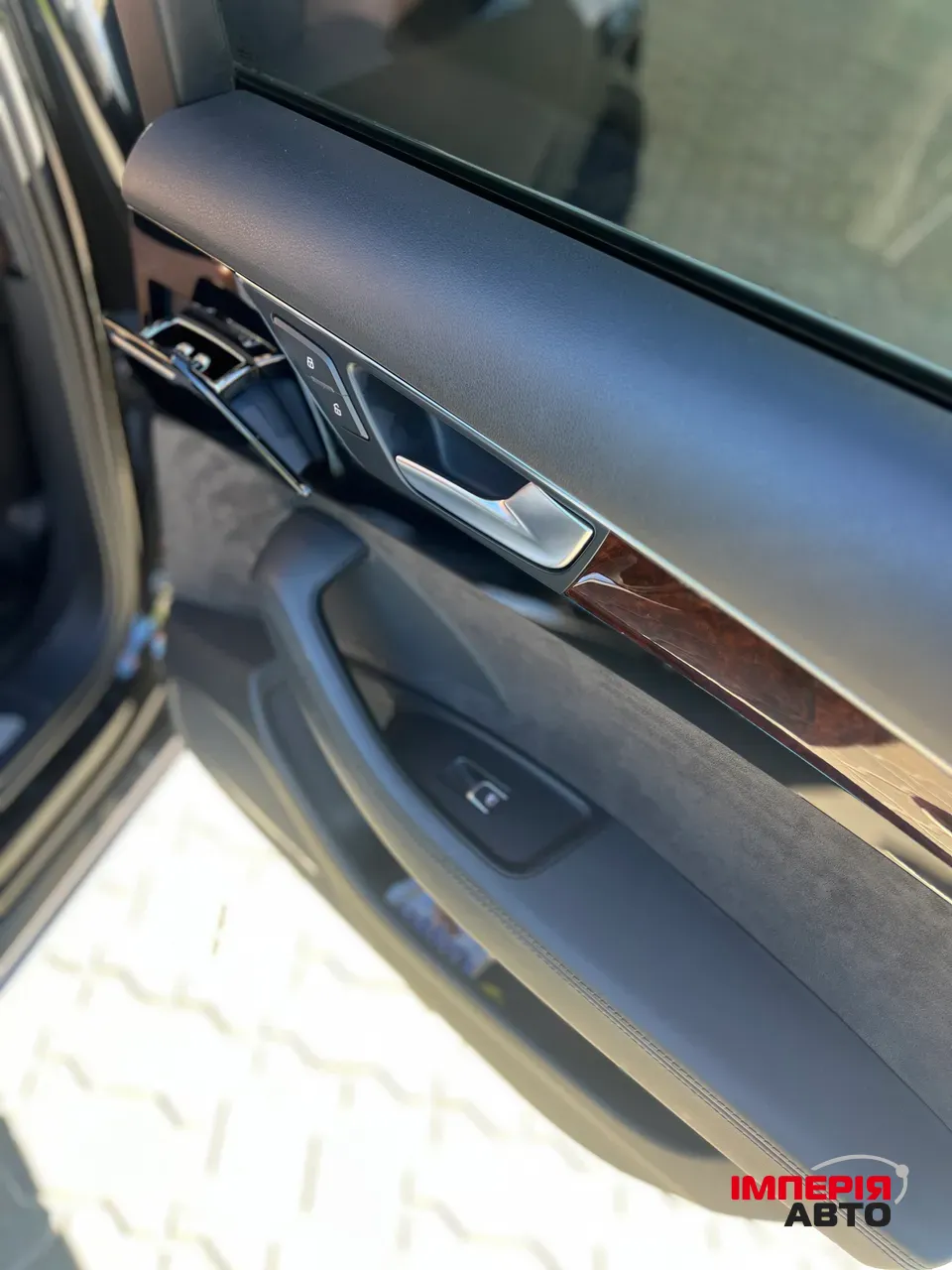 Audi A8 - фото 10