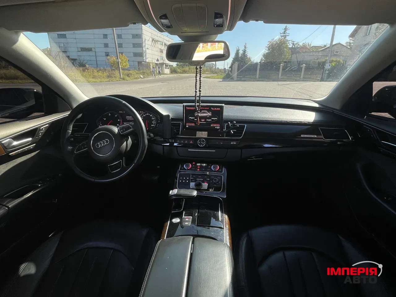 Audi A8 - фото 9