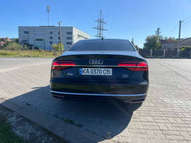 Audi A8 - фото 5