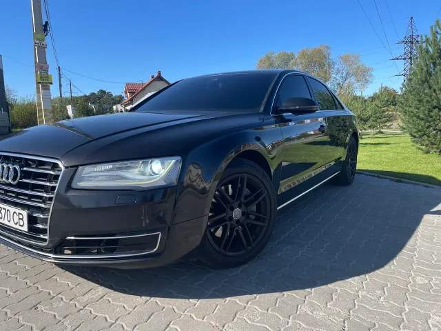 Audi A8 - фото 3