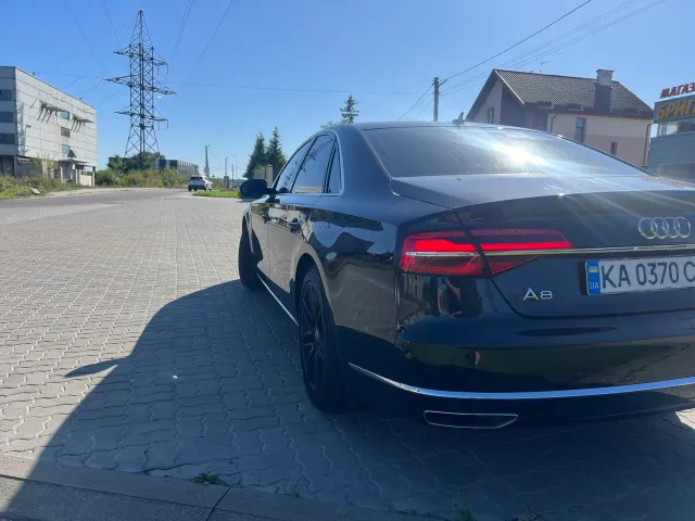 Audi A8 - фото 4