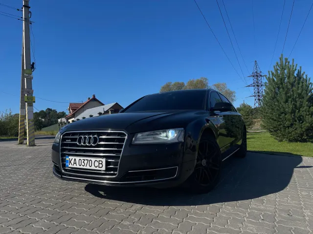 Audi A8 - фото 2