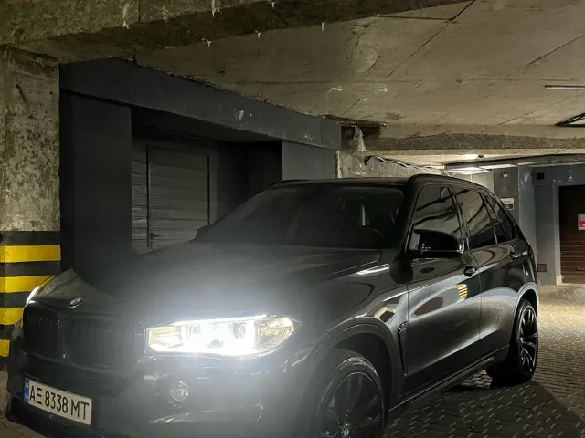 BMW X5 - фото 1