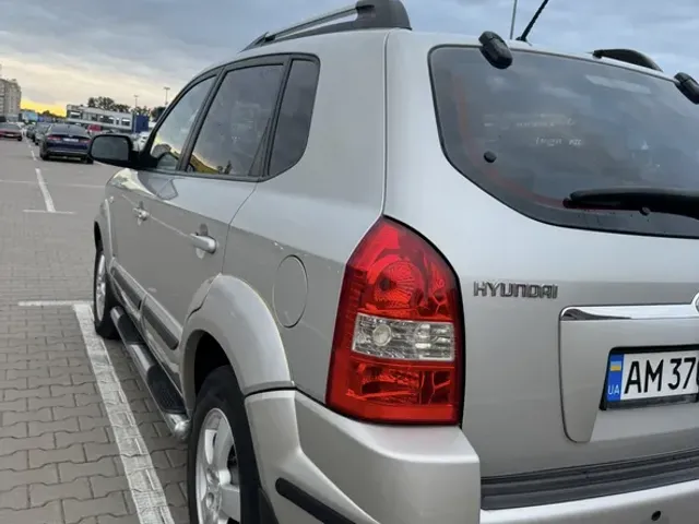 Hyundai Tucson - фото 1