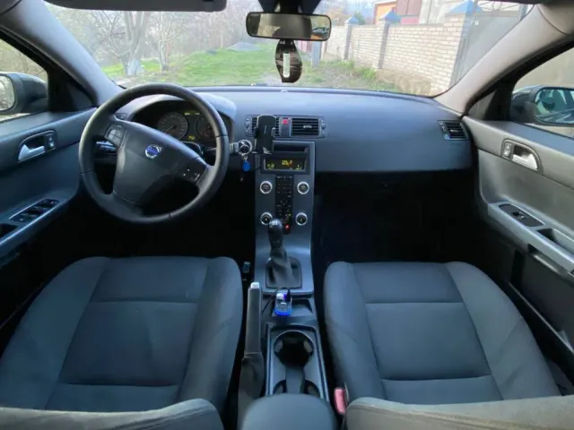 Volvo V50 - фото 4