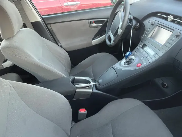 Toyota Prius - фото 4