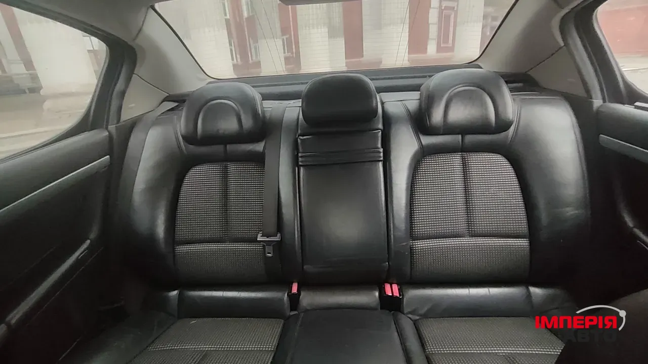 Peugeot 407 - фото 15