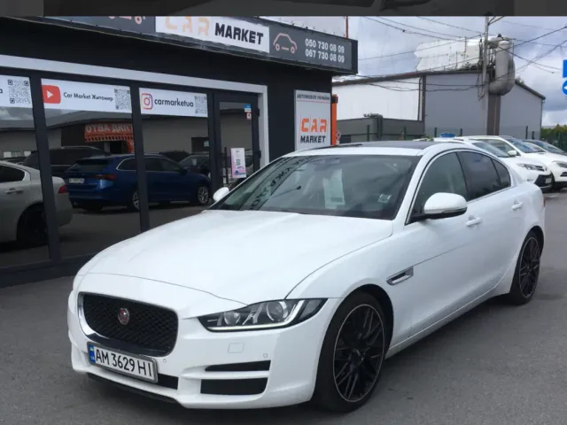Jaguar XE - фото 2
