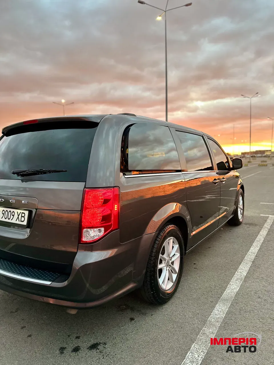 Dodge Caravan - фото 6