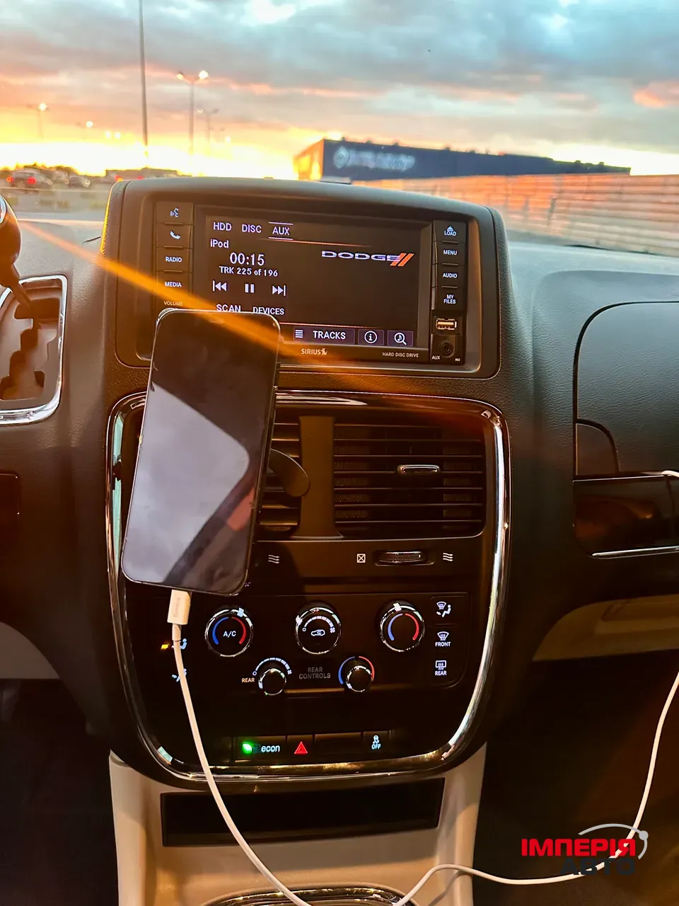 Dodge Caravan - фото 17