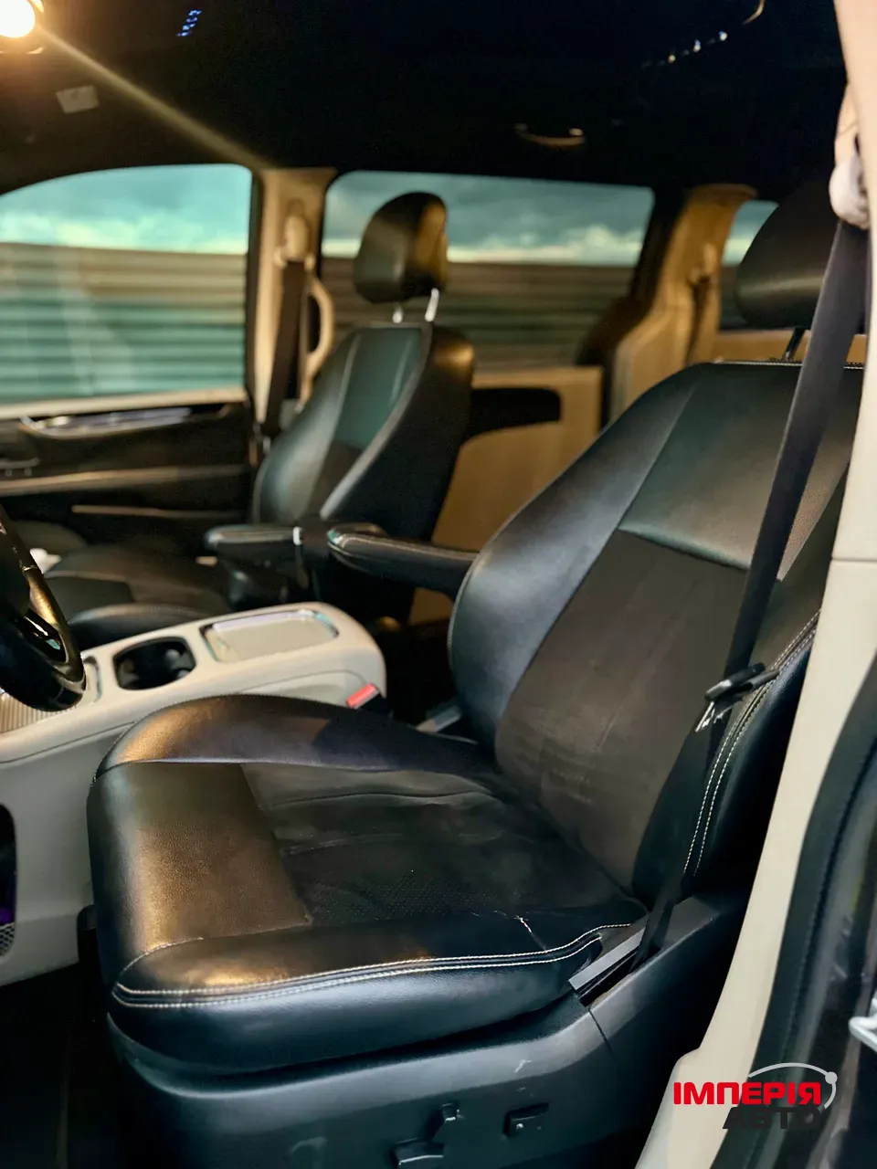 Dodge Caravan - фото 13