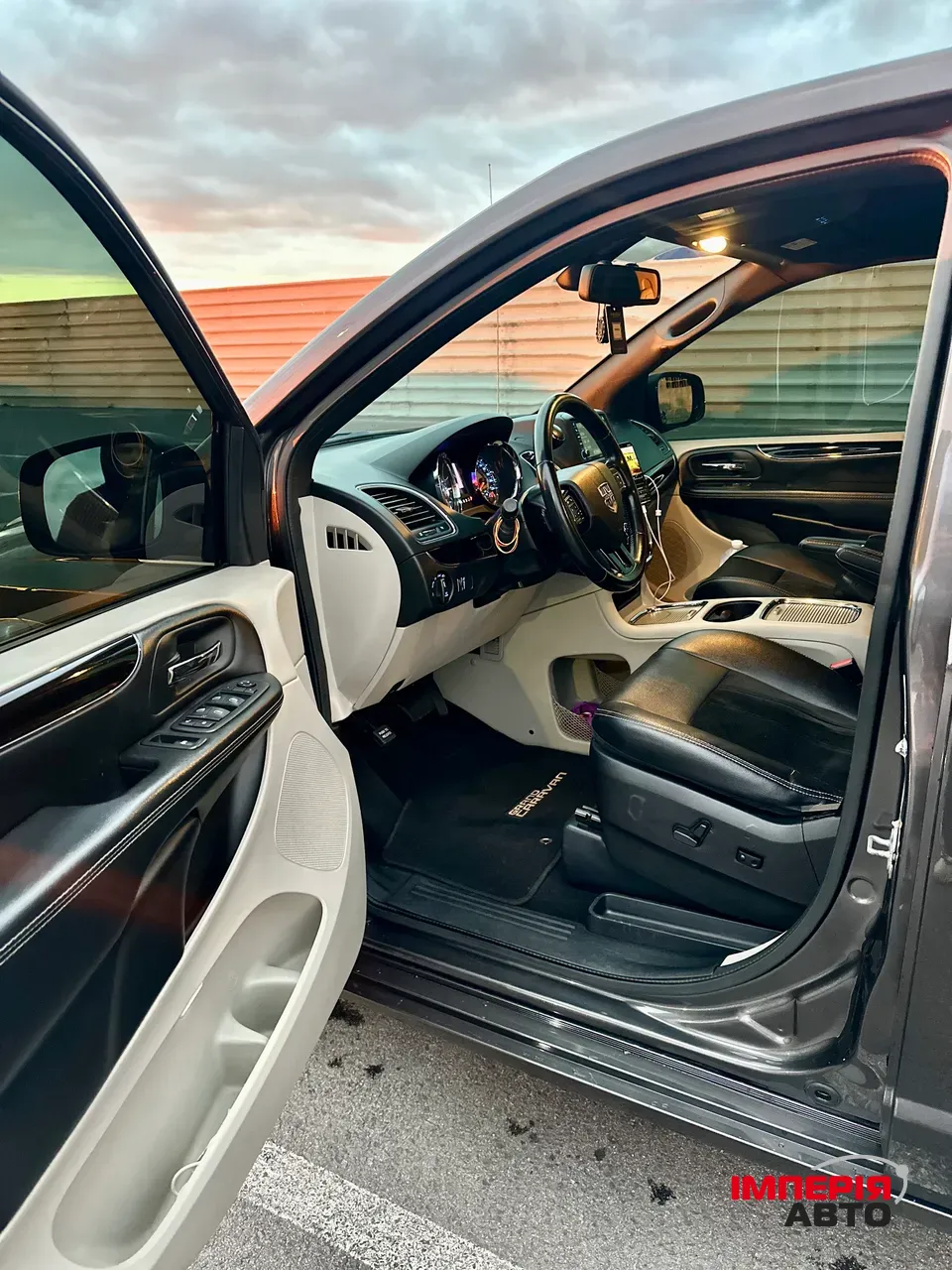 Dodge Caravan - фото 14