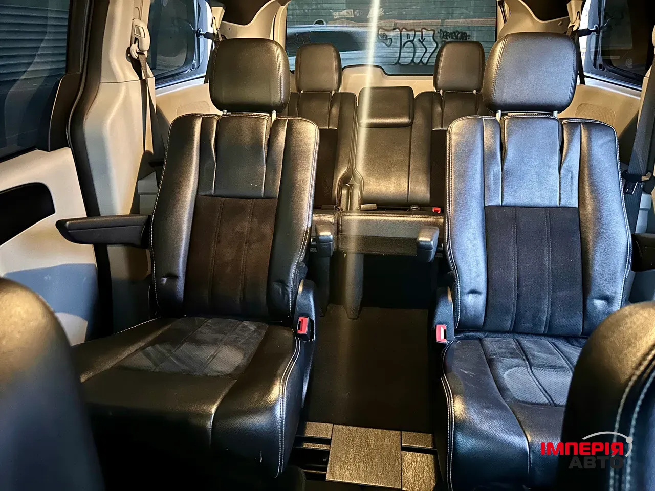 Dodge Caravan - фото 15