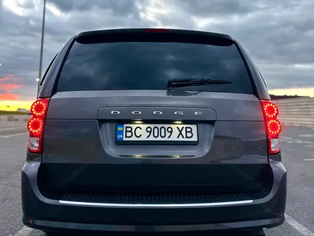 Dodge Caravan - фото 4