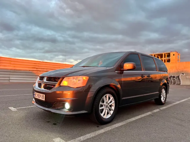 Dodge Caravan - фото 1