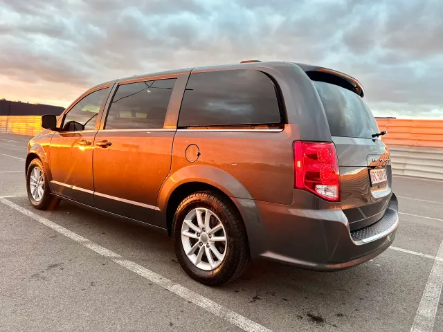 Dodge Caravan - фото 2
