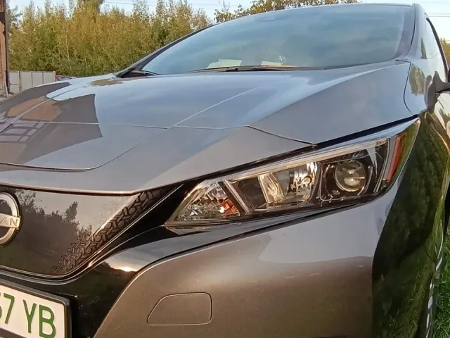 Nissan Leaf - фото 2
