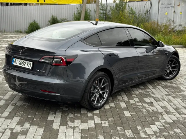 Tesla Model 3 - фото 4