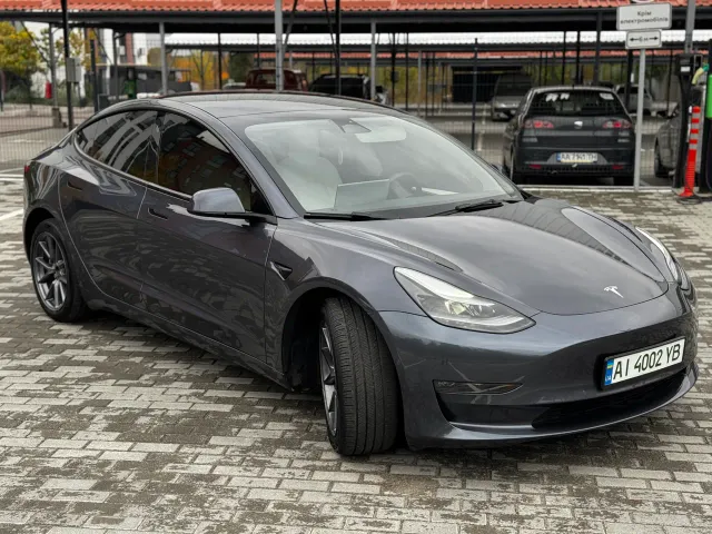 Tesla Model 3 - фото 3