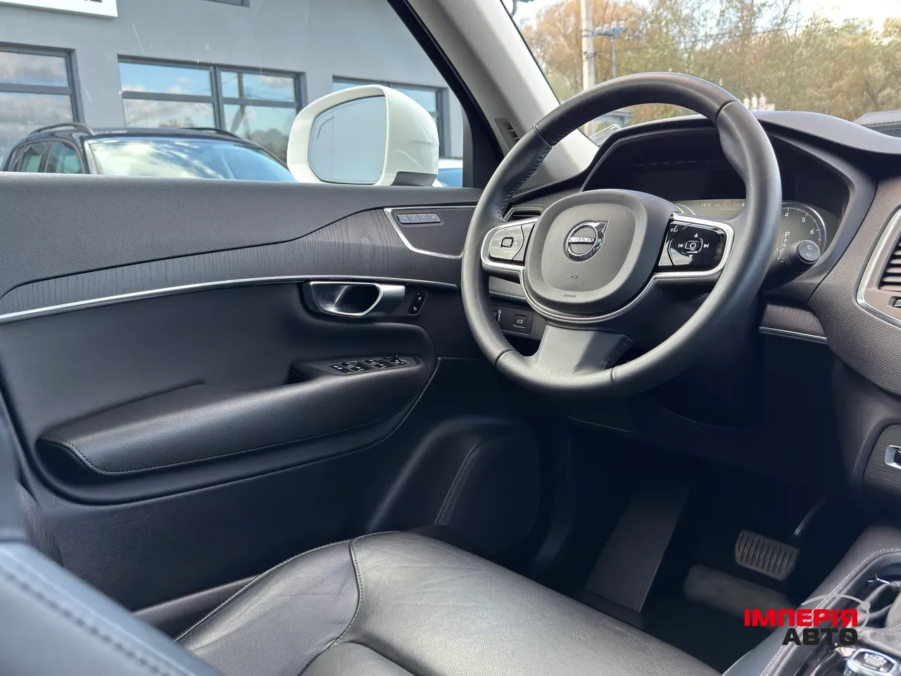 Volvo XC90 - фото 9