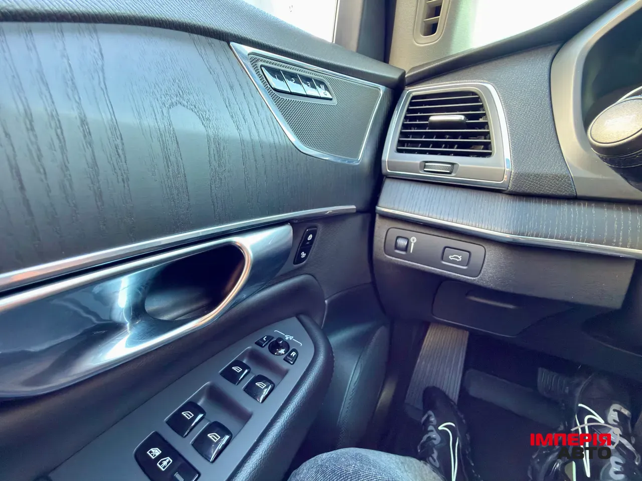 Volvo XC90 - фото 37