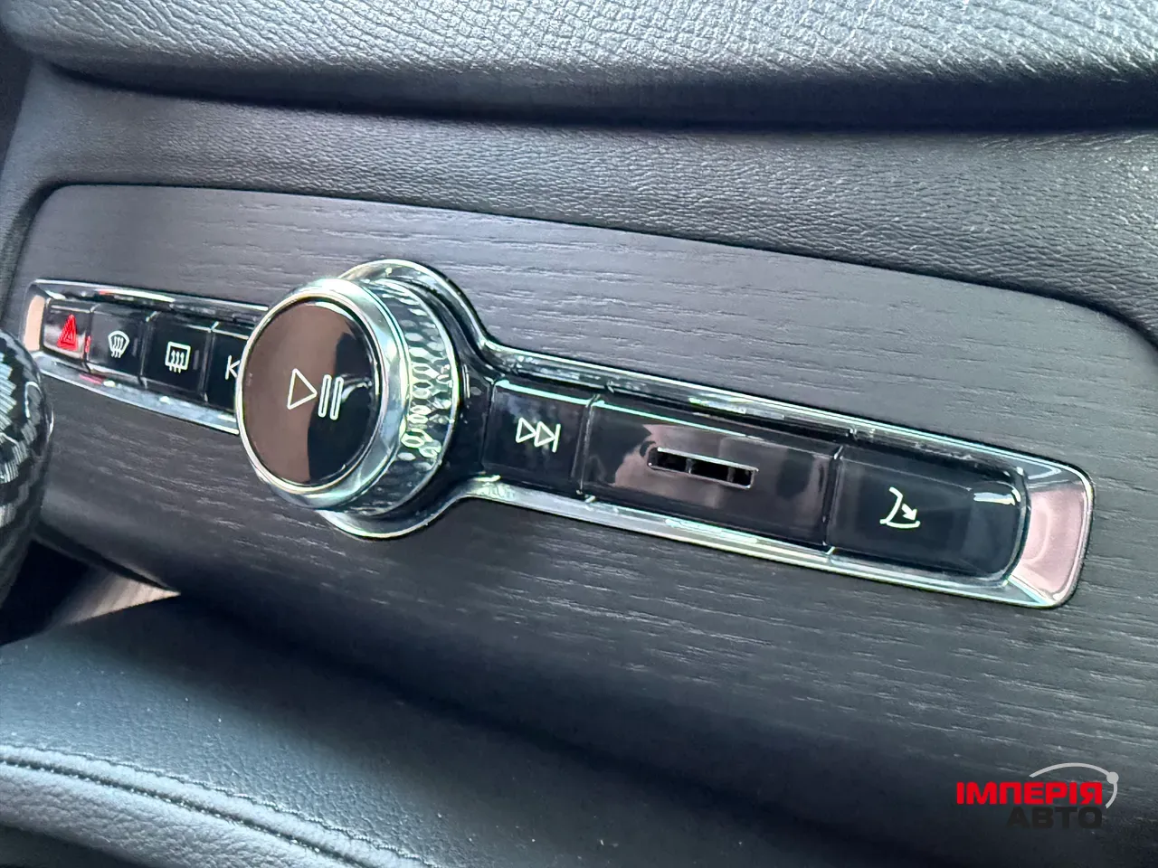 Volvo XC90 - фото 40