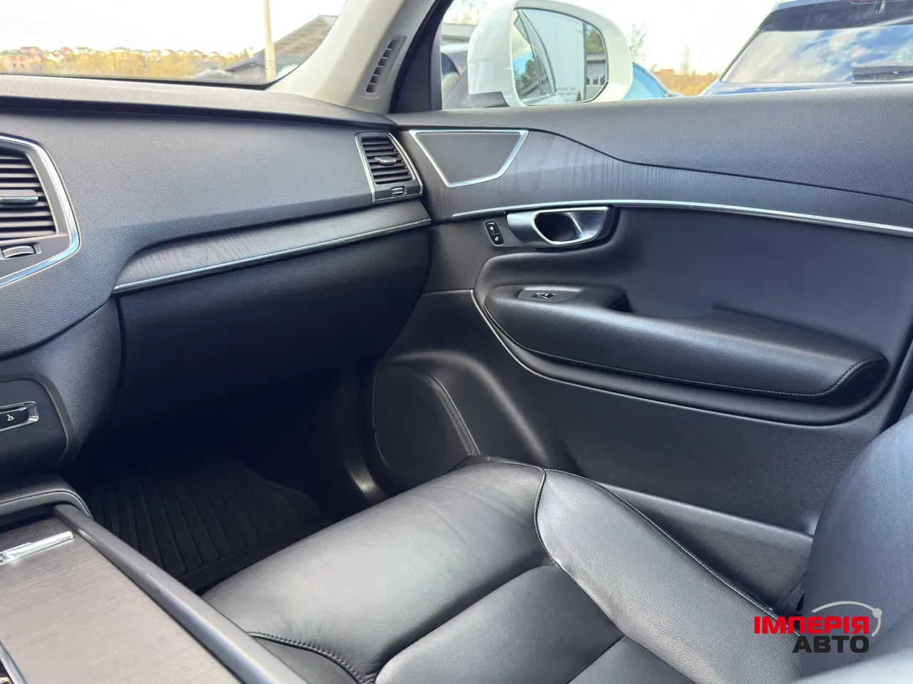 Volvo XC90 - фото 10