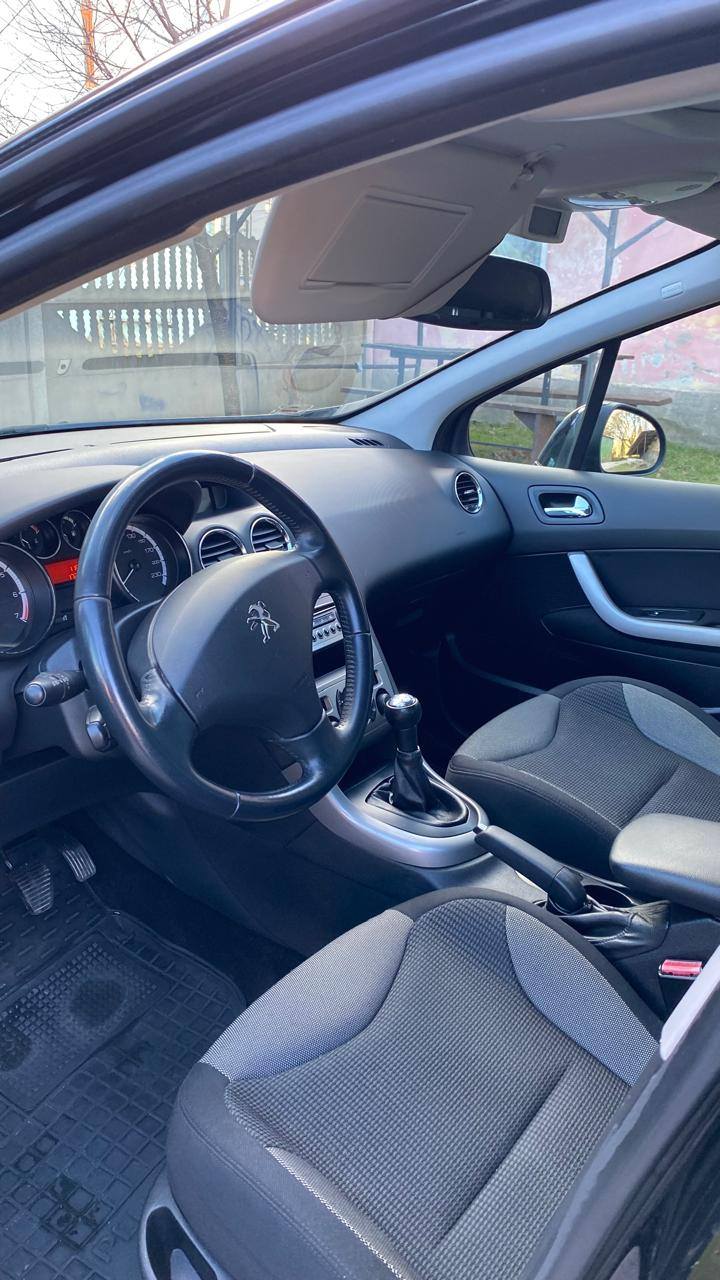 Peugeot 308 - фото 1