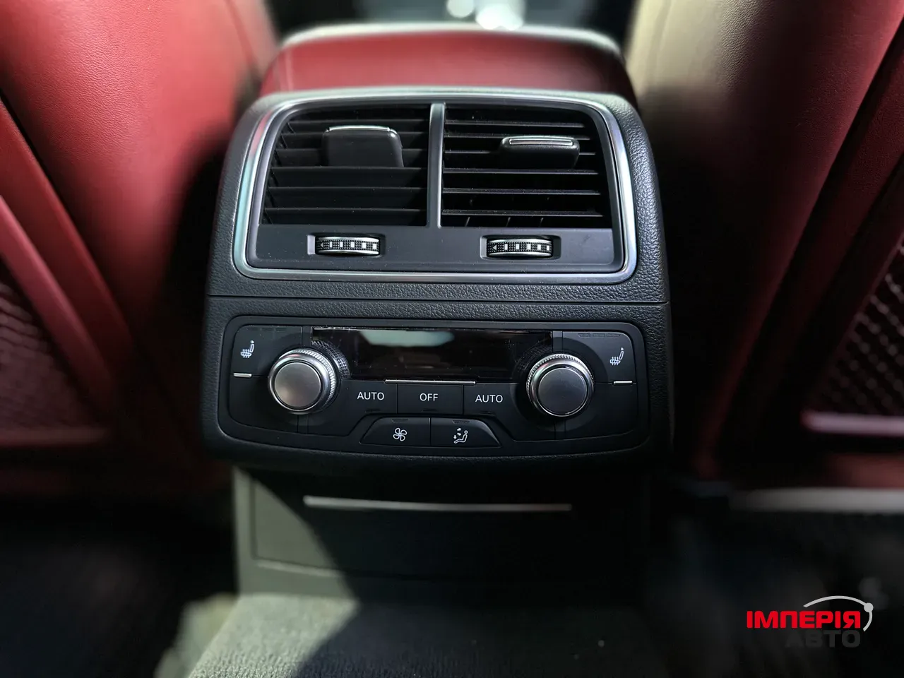 Audi A6 - фото 30