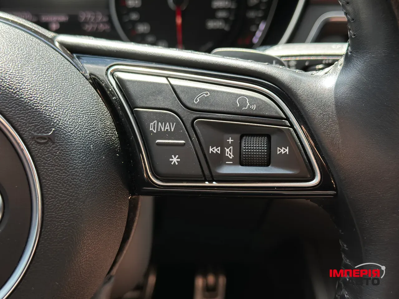 Audi A4 - фото 45