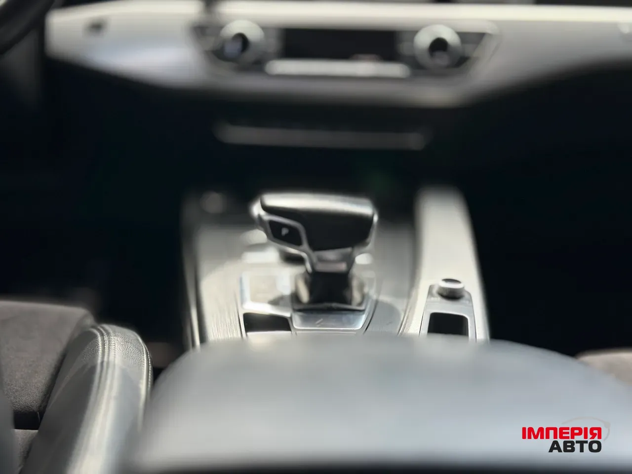 Audi A4 - фото 33