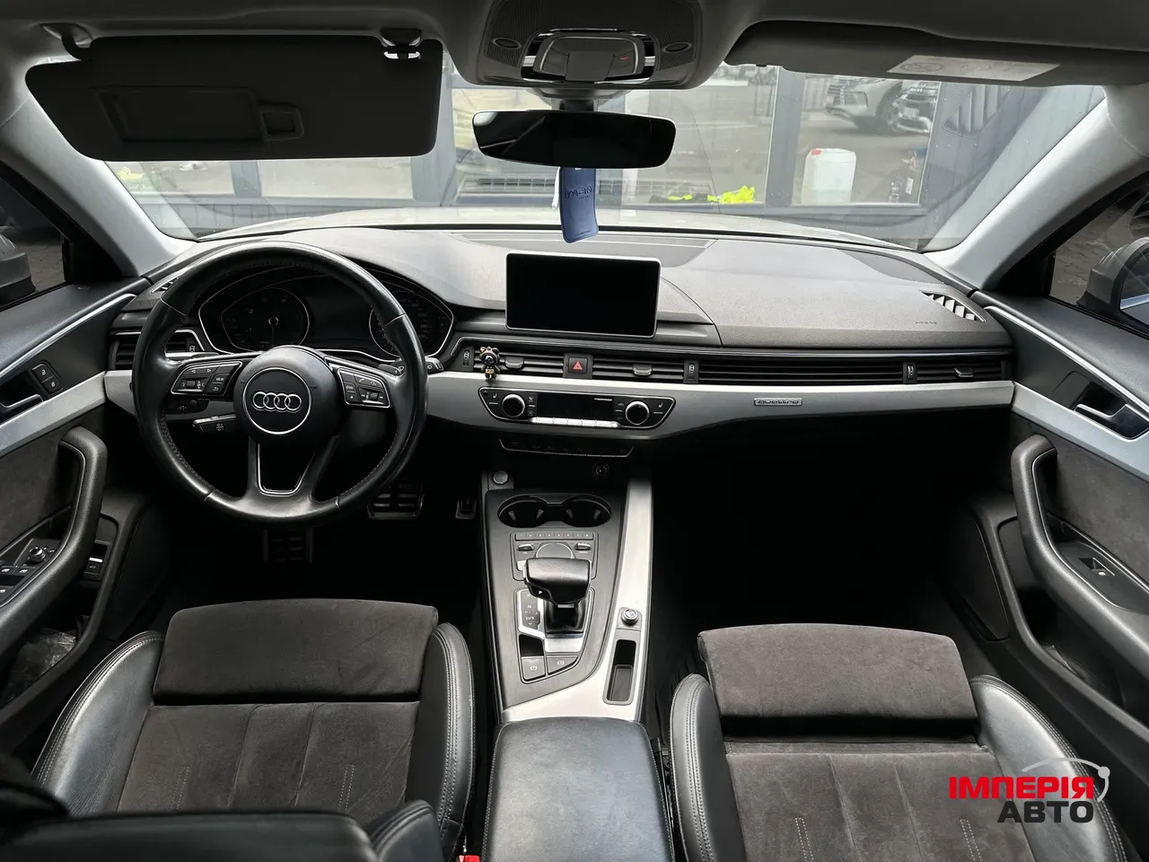 Audi A4 - фото 30