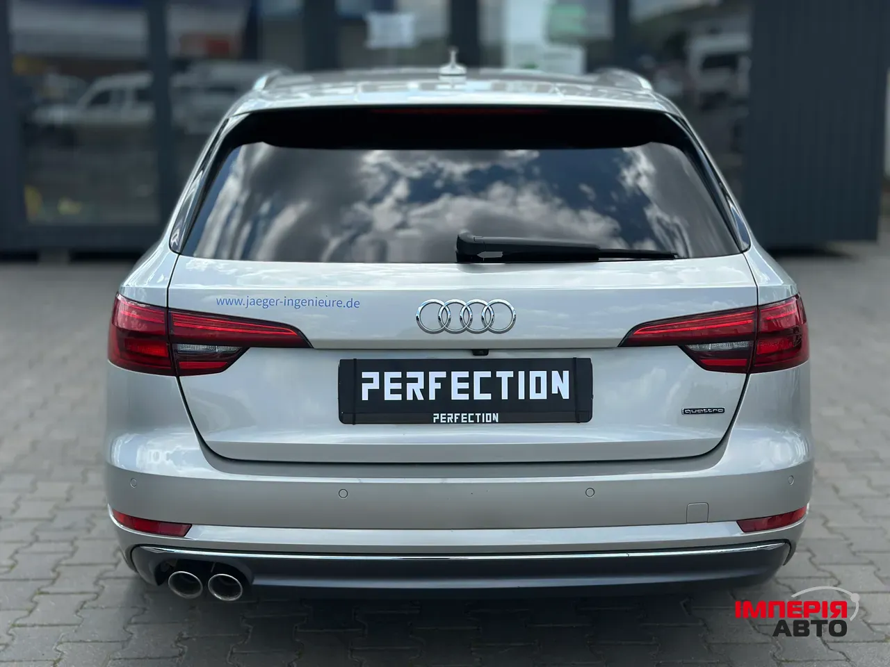 Audi A4 - фото 16