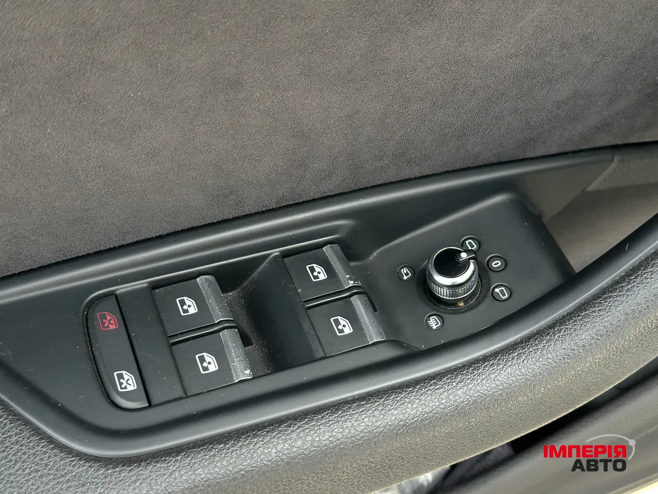 Audi A4 - фото 35