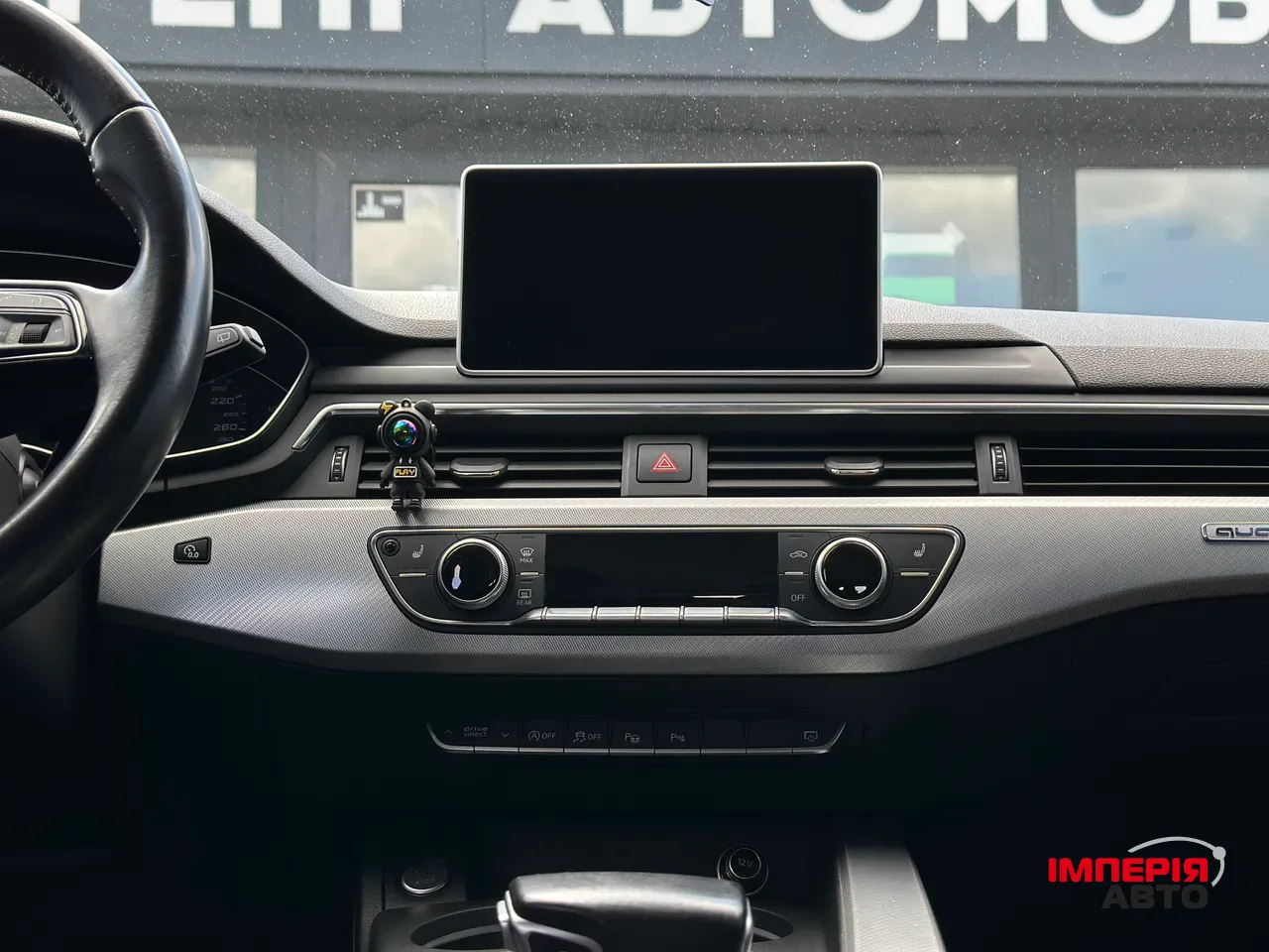 Audi A4 - фото 34