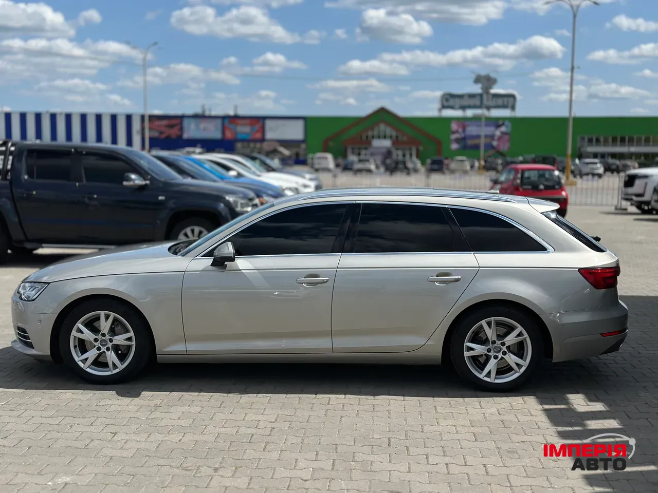 Audi A4 - фото 12