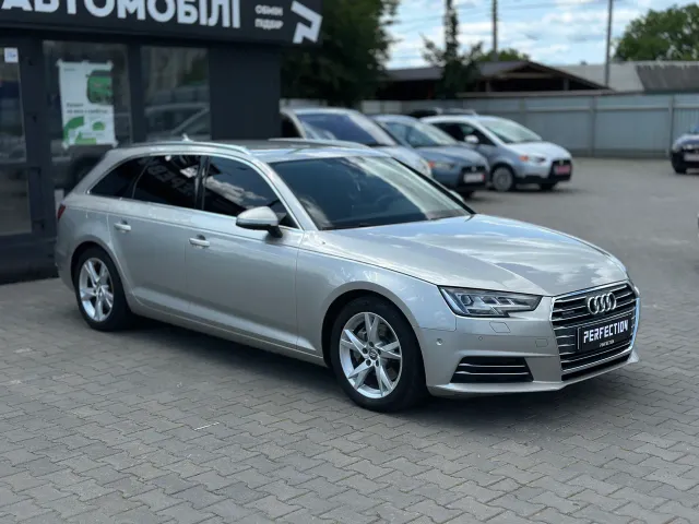 Audi A4 - фото 2