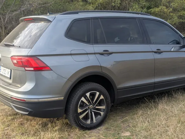 Volkswagen Tiguan - фото 3