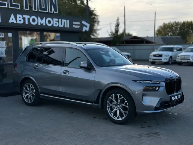BMW X7 - фото 2