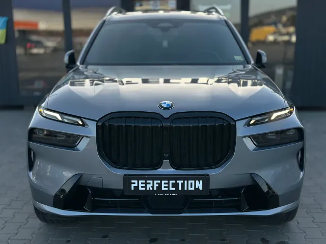 BMW X7 - фото 4