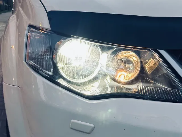 Mitsubishi Outlander - фото 5