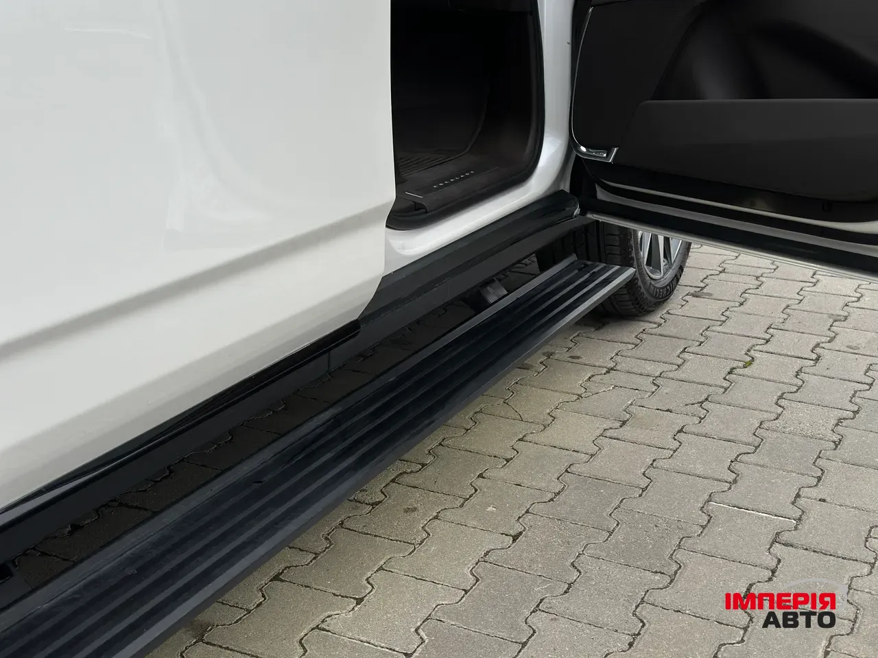 Cadillac Escalade - фото 16