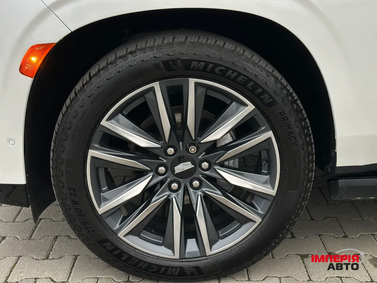 Cadillac Escalade - фото 11