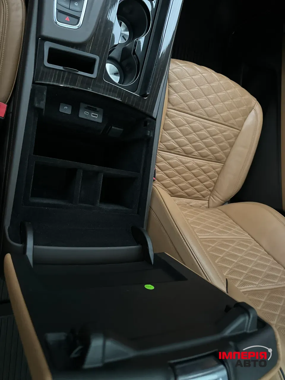 Cadillac Escalade - фото 59