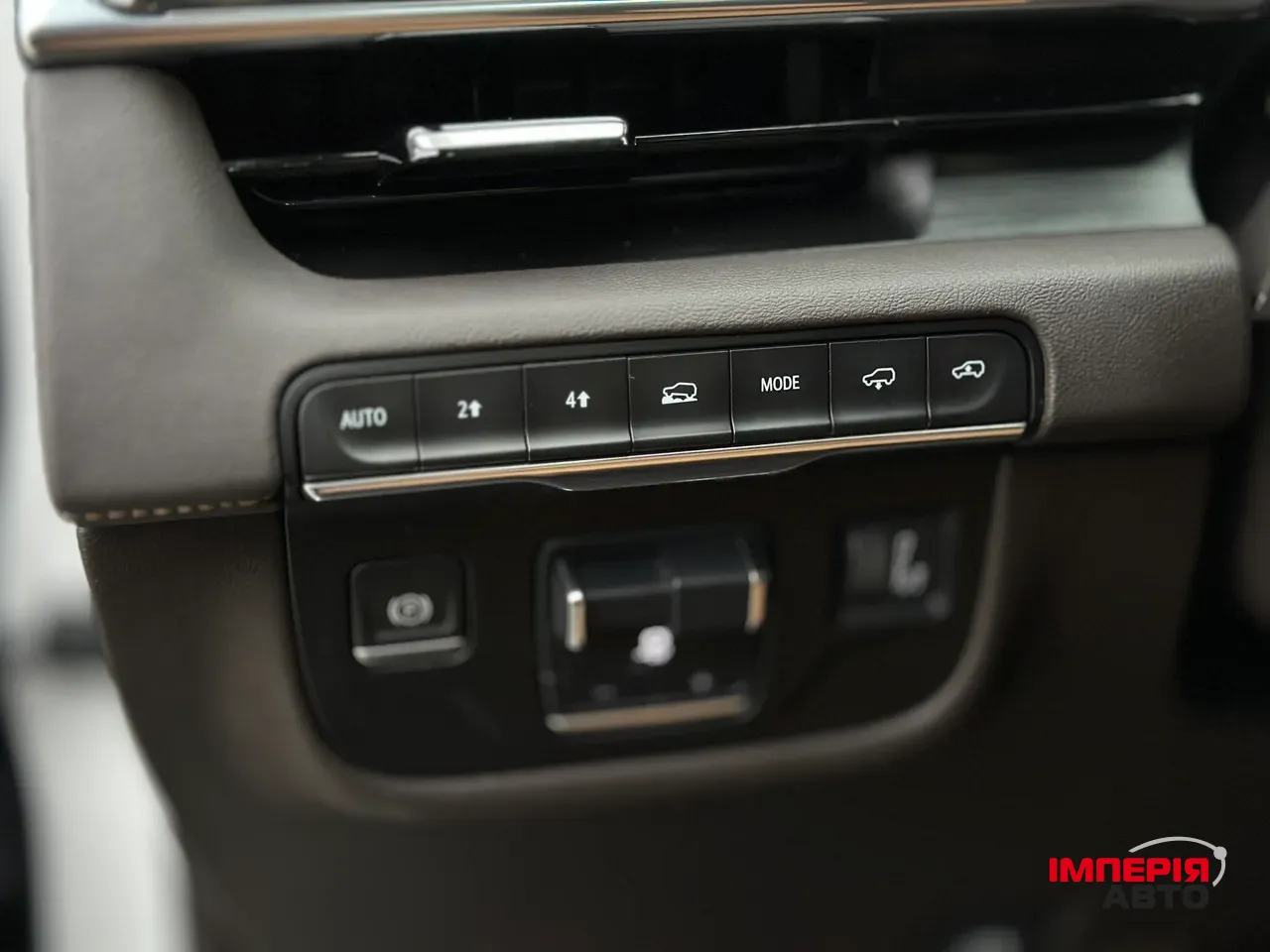 Cadillac Escalade - фото 48