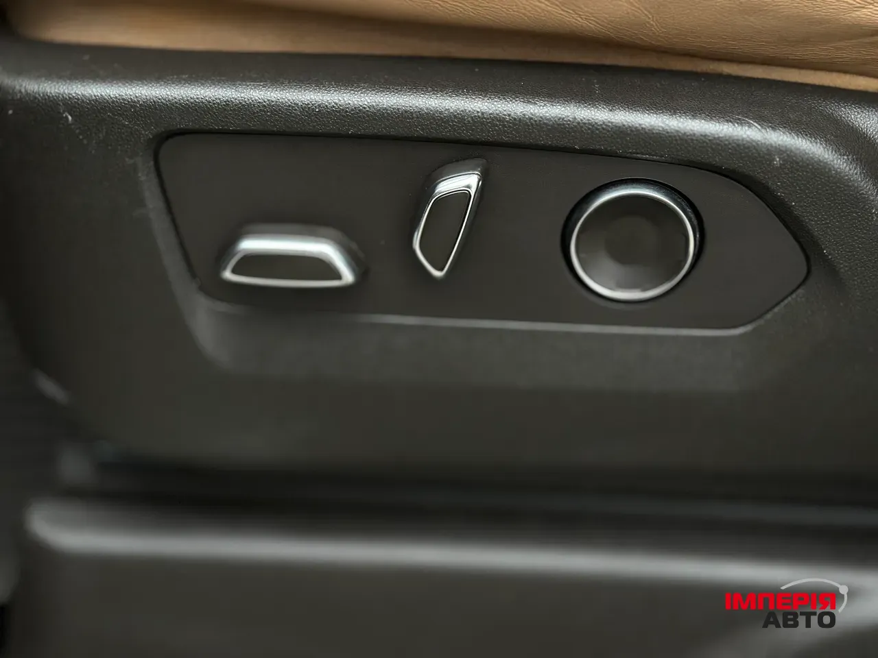 Cadillac Escalade - фото 44