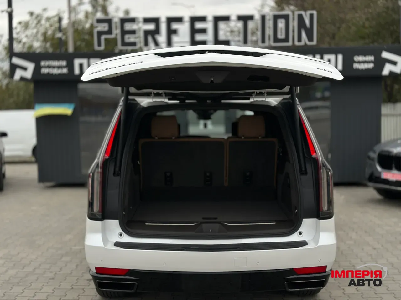 Cadillac Escalade - фото 27